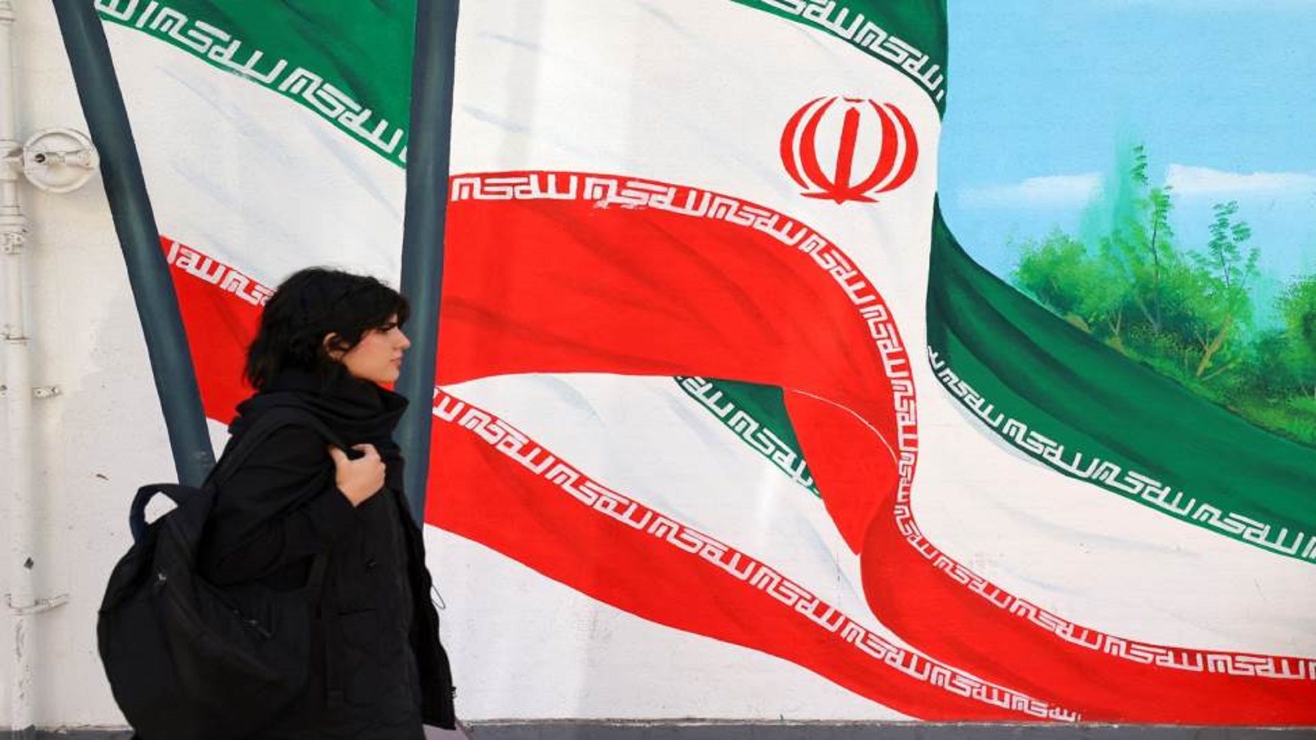 ايران تتوعّد بالردّ...هل تعرقل غارة الضاحية الإتفاق الإيراني الأميركي؟